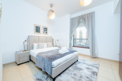 Large two bed with panoramic Marina views | Paloma